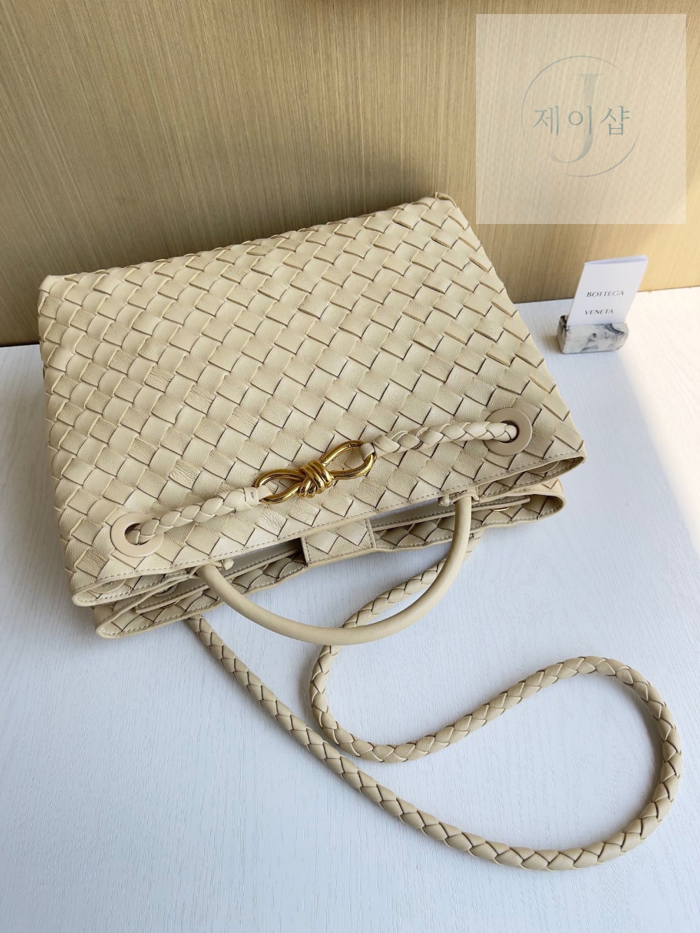 Bottega Veneta Andiamo Medium - 상세 이미지