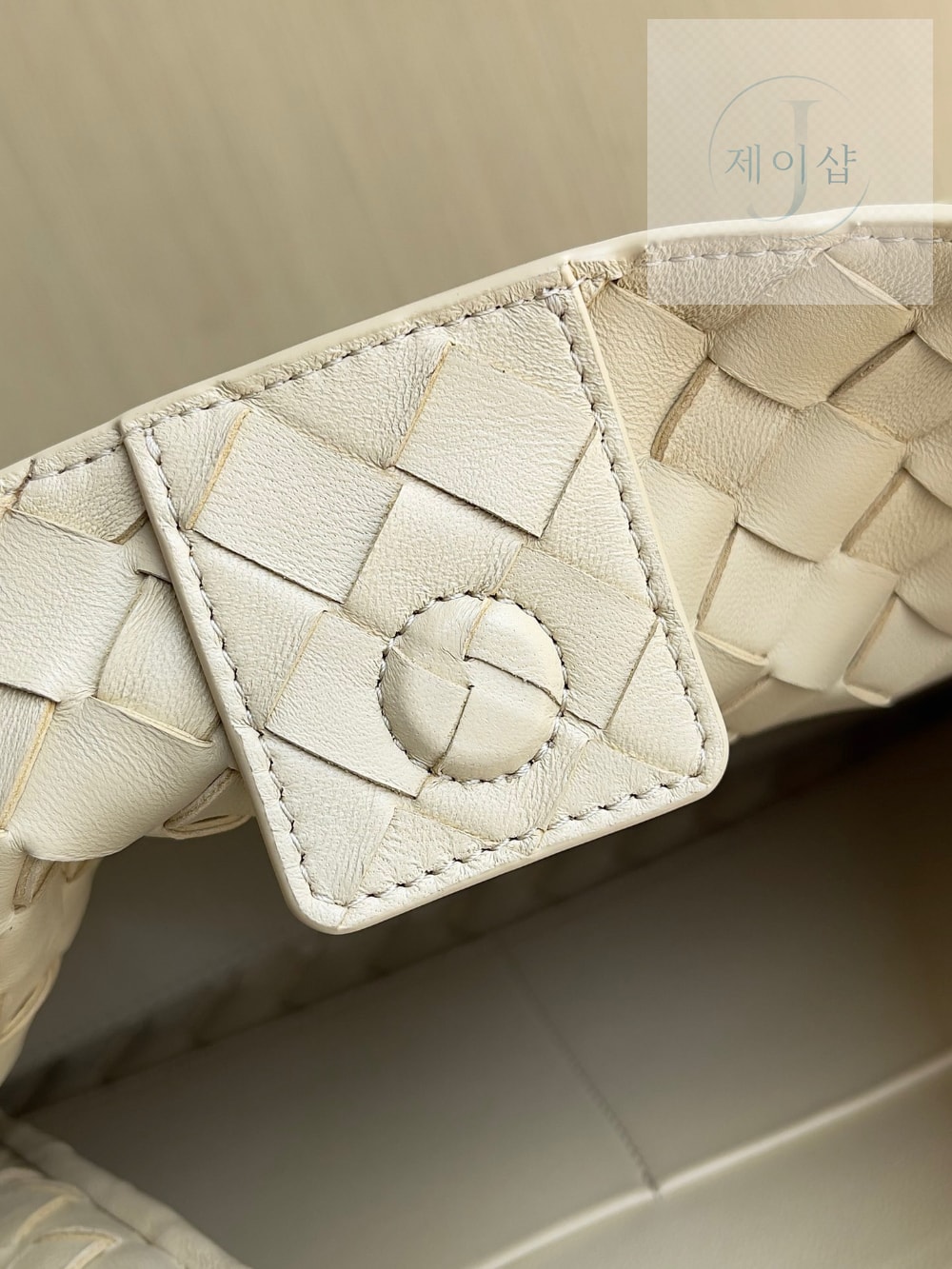 Bottega Veneta Andiamo Medium - 상세 이미지
