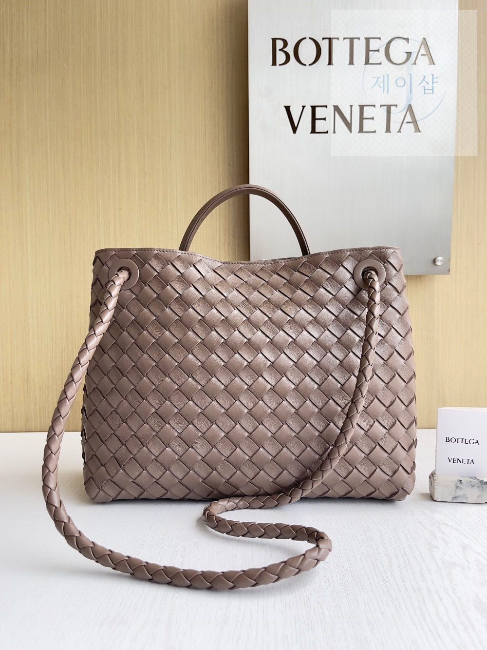 Bottega Veneta Andiamo Medium - 상세 이미지