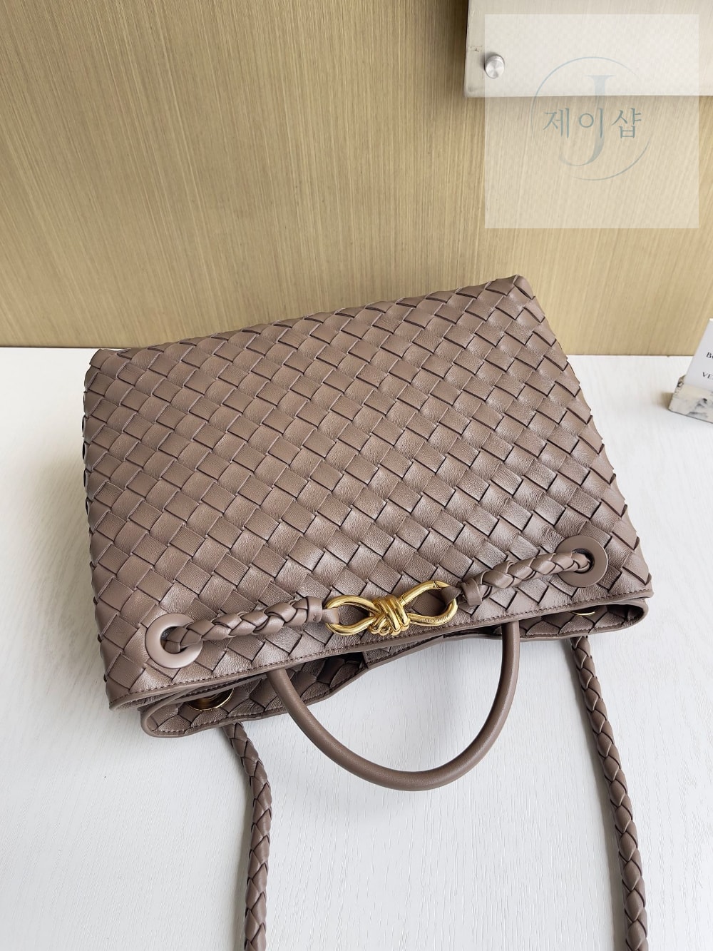 Bottega Veneta Andiamo Medium - 상세 이미지