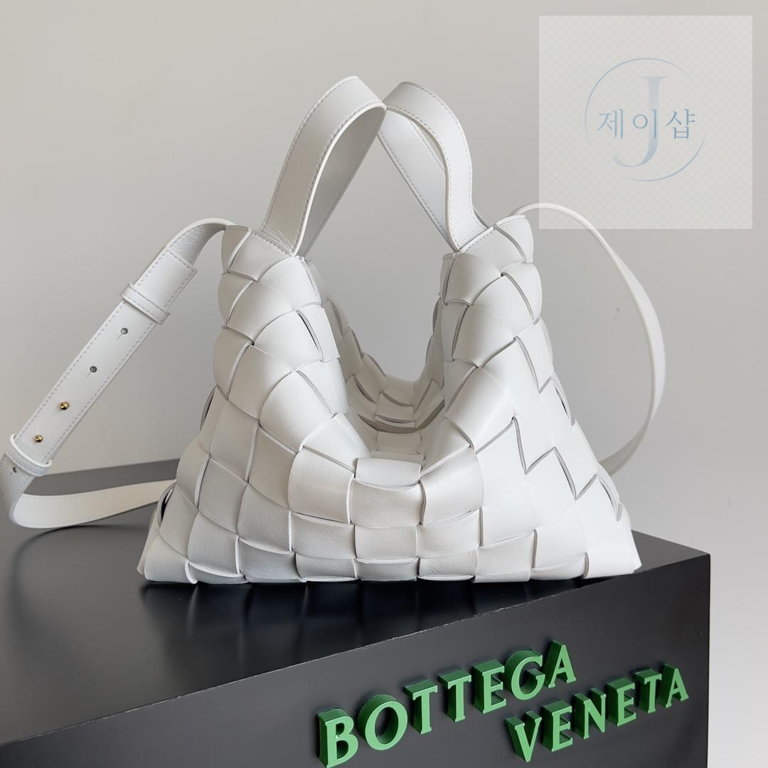 Bottega Veneta Bowling Cassette Tote