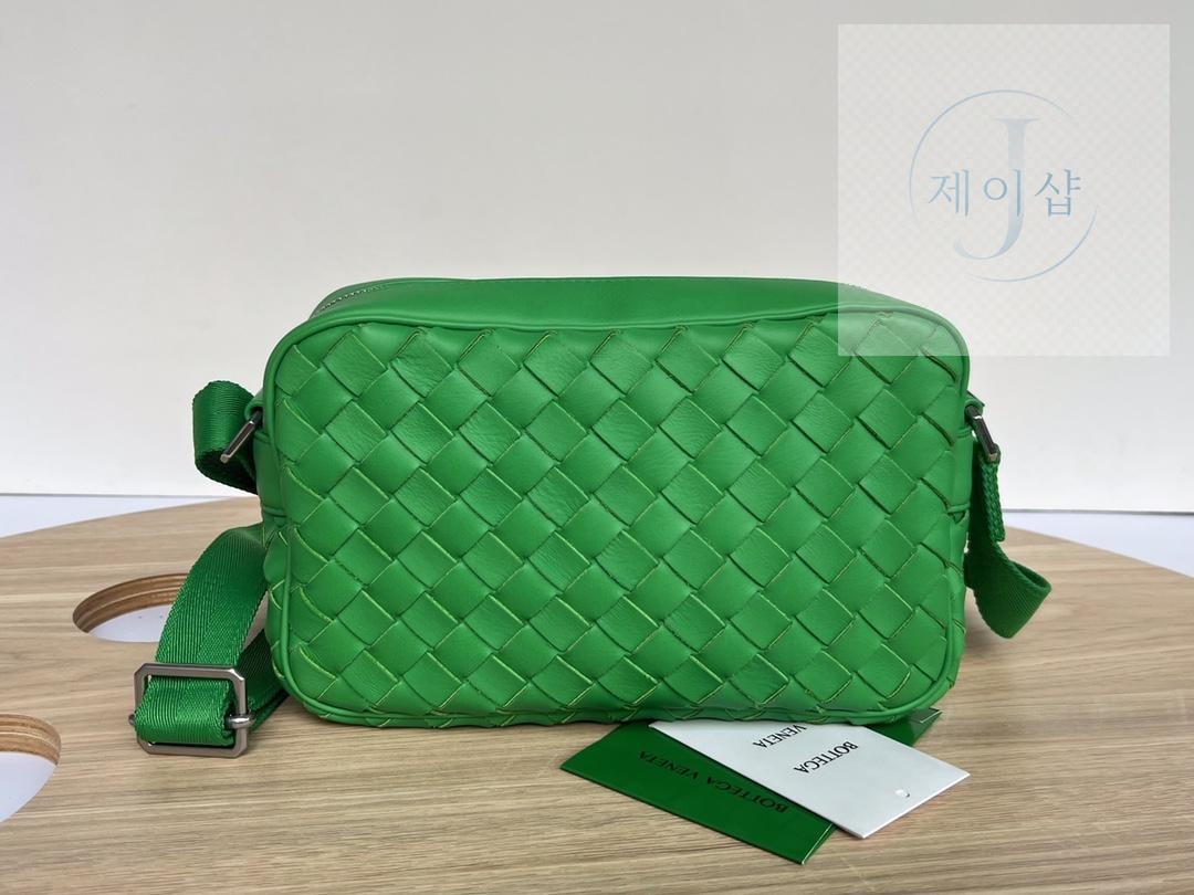 Bottega Veneta Camera