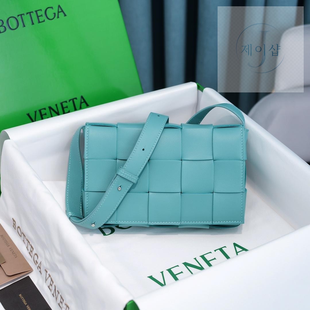 Bottega Veneta Cassette