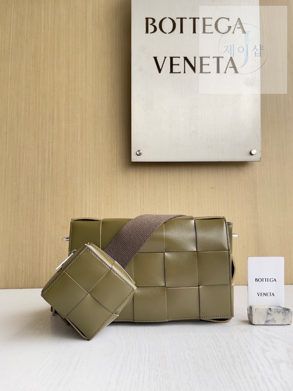 Bottega Veneta Cassette With Versatile Strap
