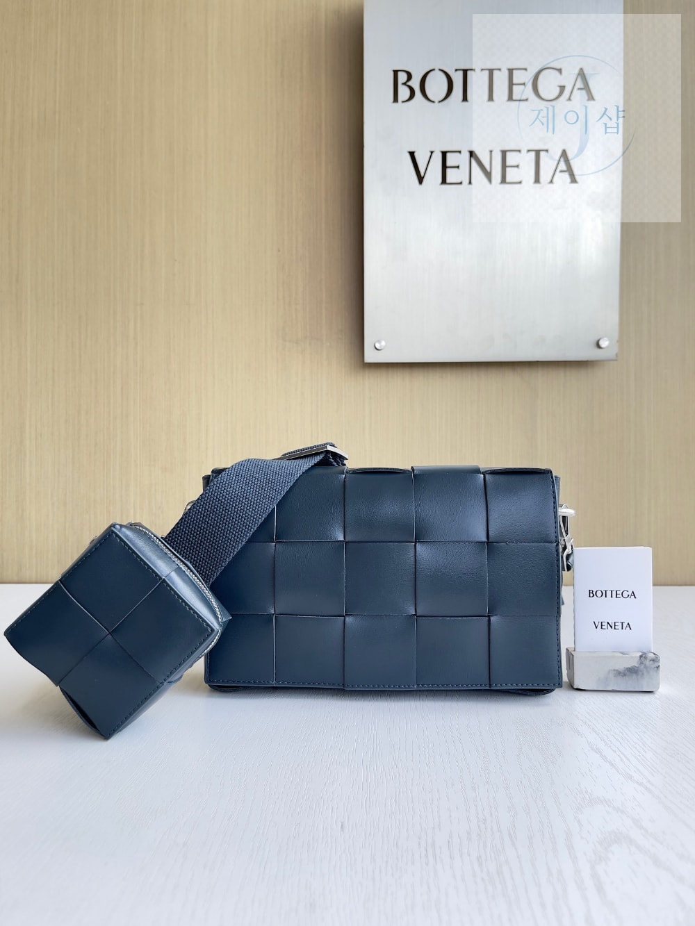 Bottega Veneta Cassette With Versatile Strap