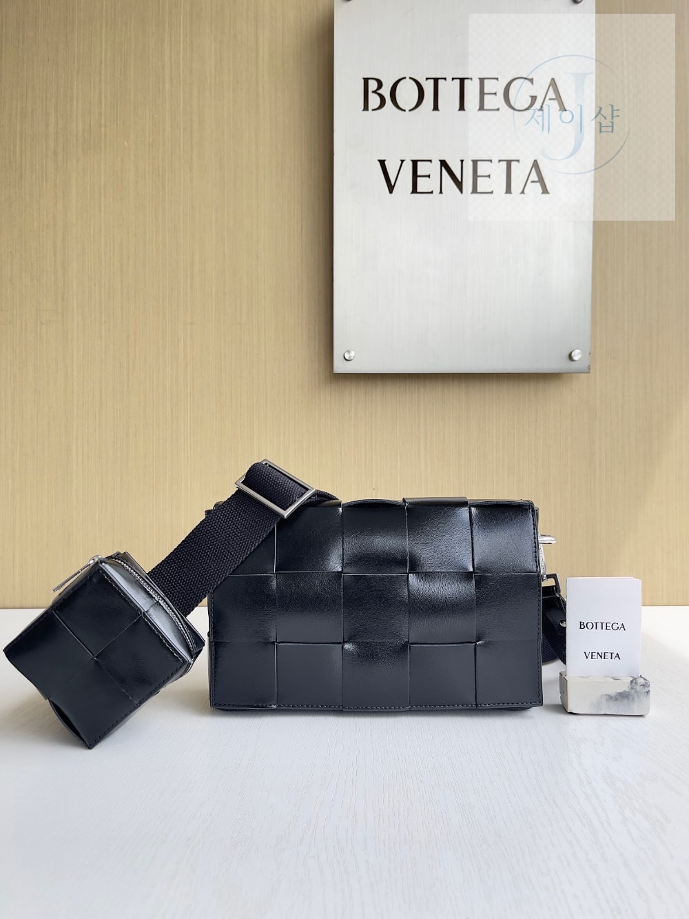 Bottega Veneta Cassette With Versatile Strap