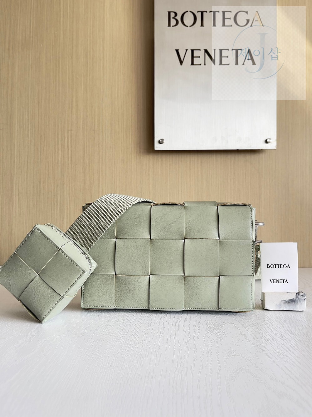 Bottega Veneta Cassette With Versatile Strap
