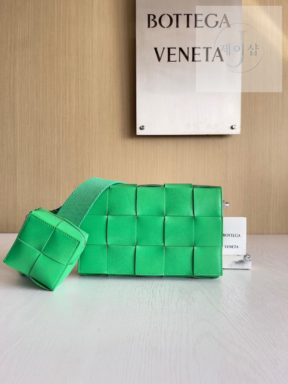Bottega Veneta Cassette With Versatile Strap