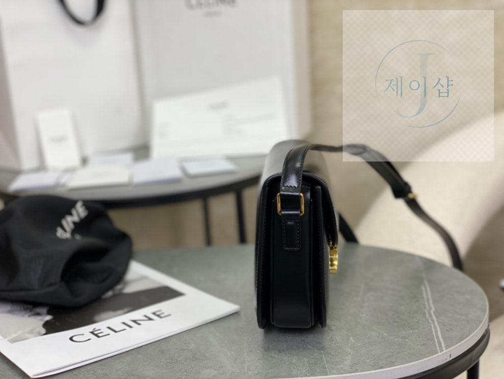Celine Besace Clea Calfskin - 상세 이미지