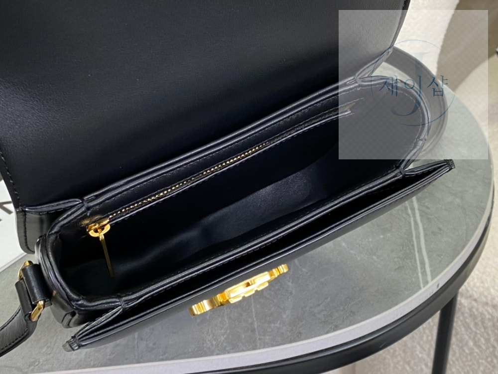 Celine Besace Clea Calfskin - 상세 이미지