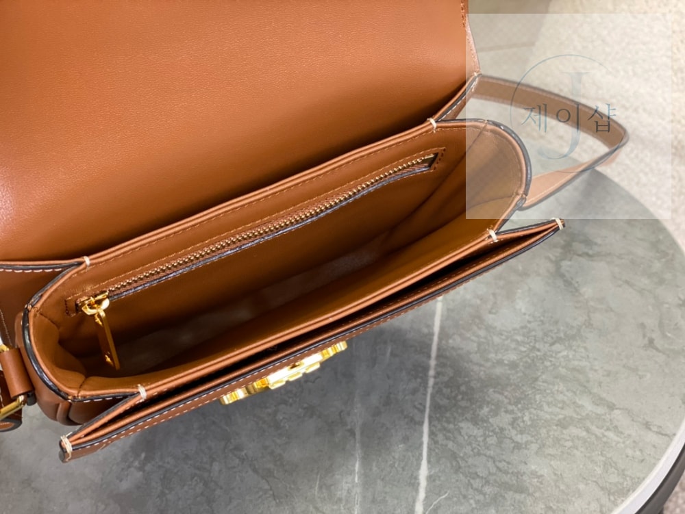 Celine Besace Clea Calfskin - 상세 이미지