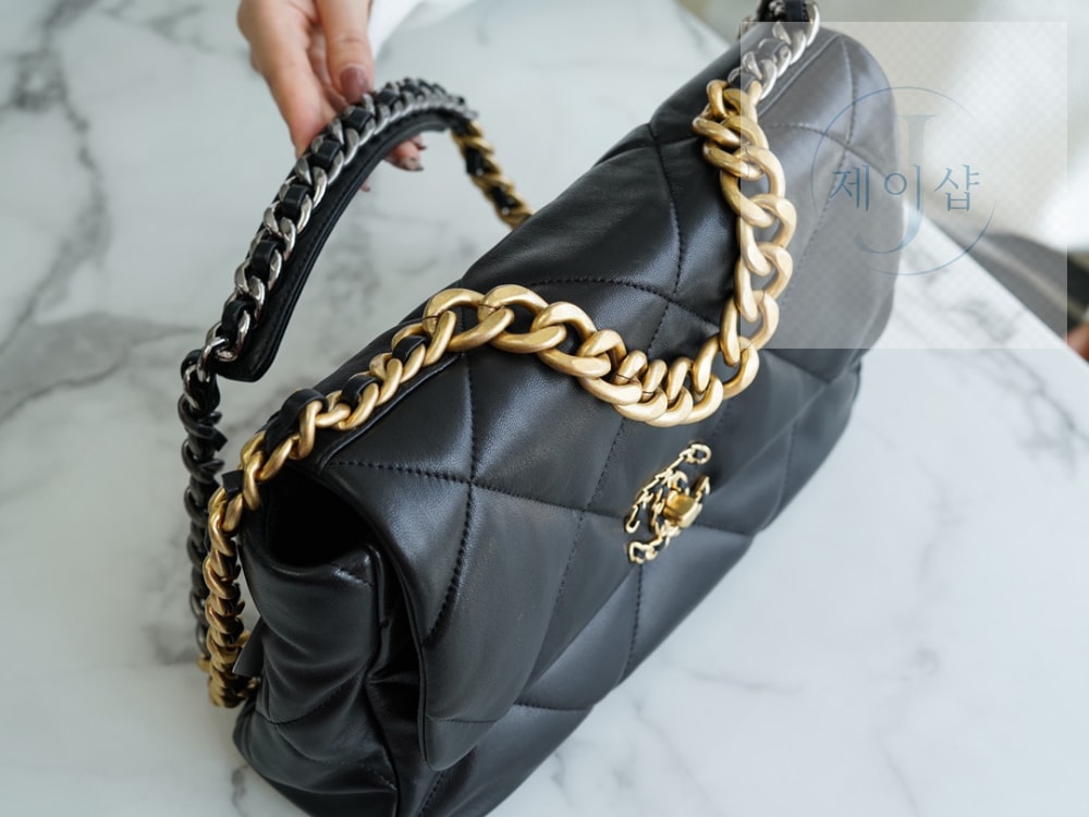 Chanel 19 Large - 상세 이미지