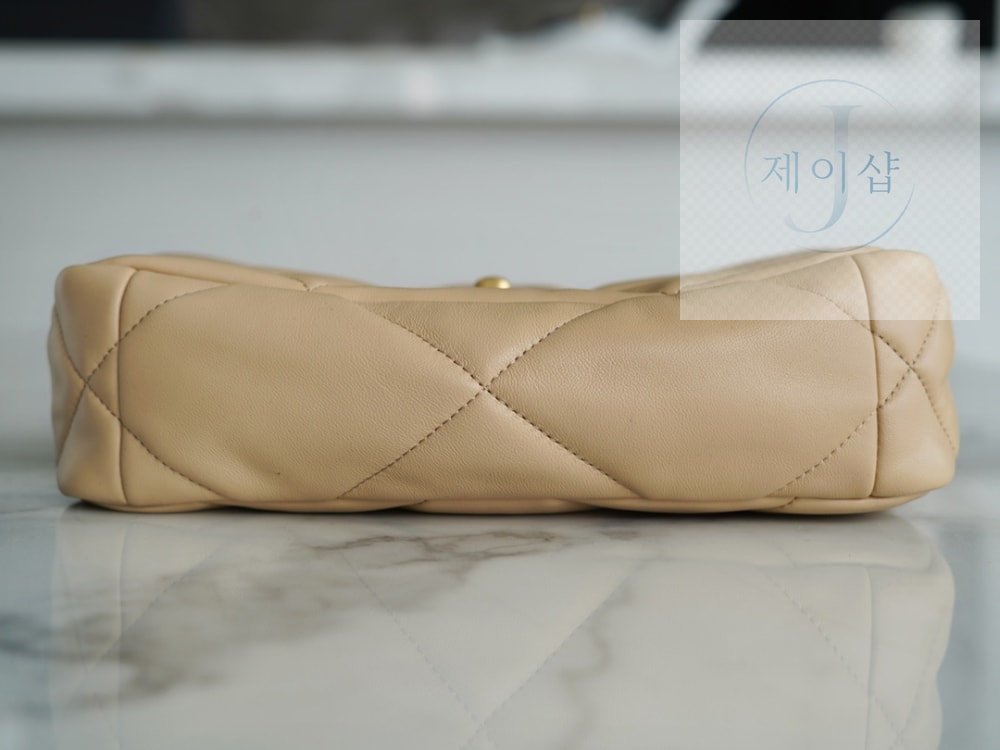 Chanel 19 Medium - 상세 이미지
