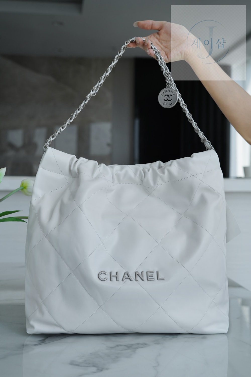 Chanel 22 Medium