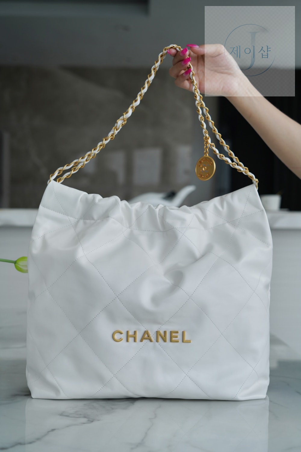 Chanel 22 Medium