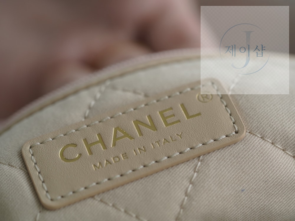 Chanel 22 Medium - 상세 이미지