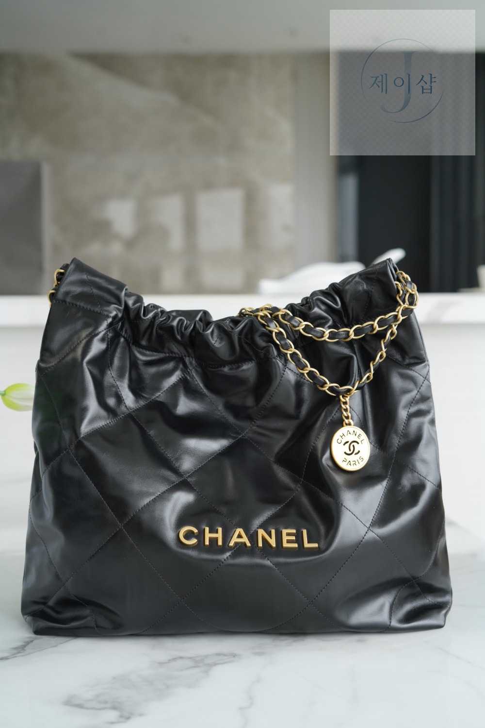 Chanel 22 Medium
