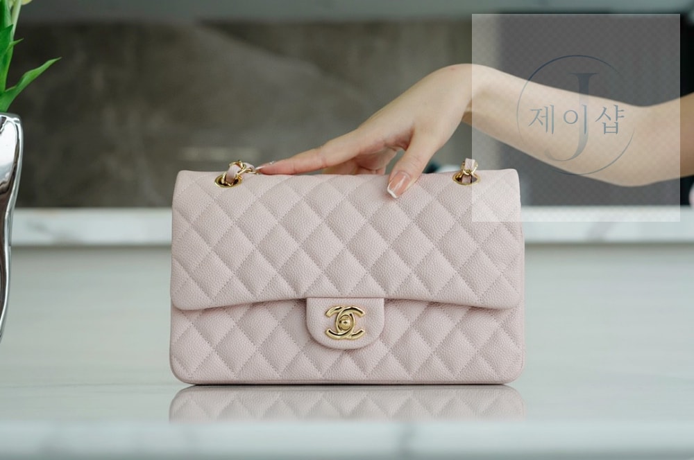 Chanel Classic Medium Caviar