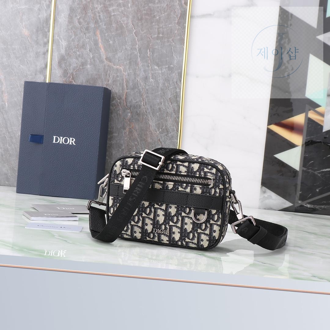Dior Safari