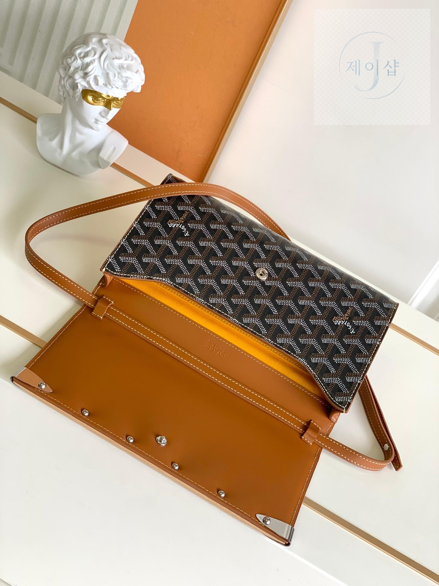 Goyard Monte Carlo Clutch PM - 상세 이미지