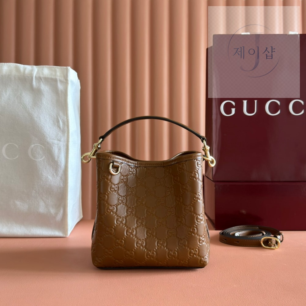 Gucci GG Emblem Bucket