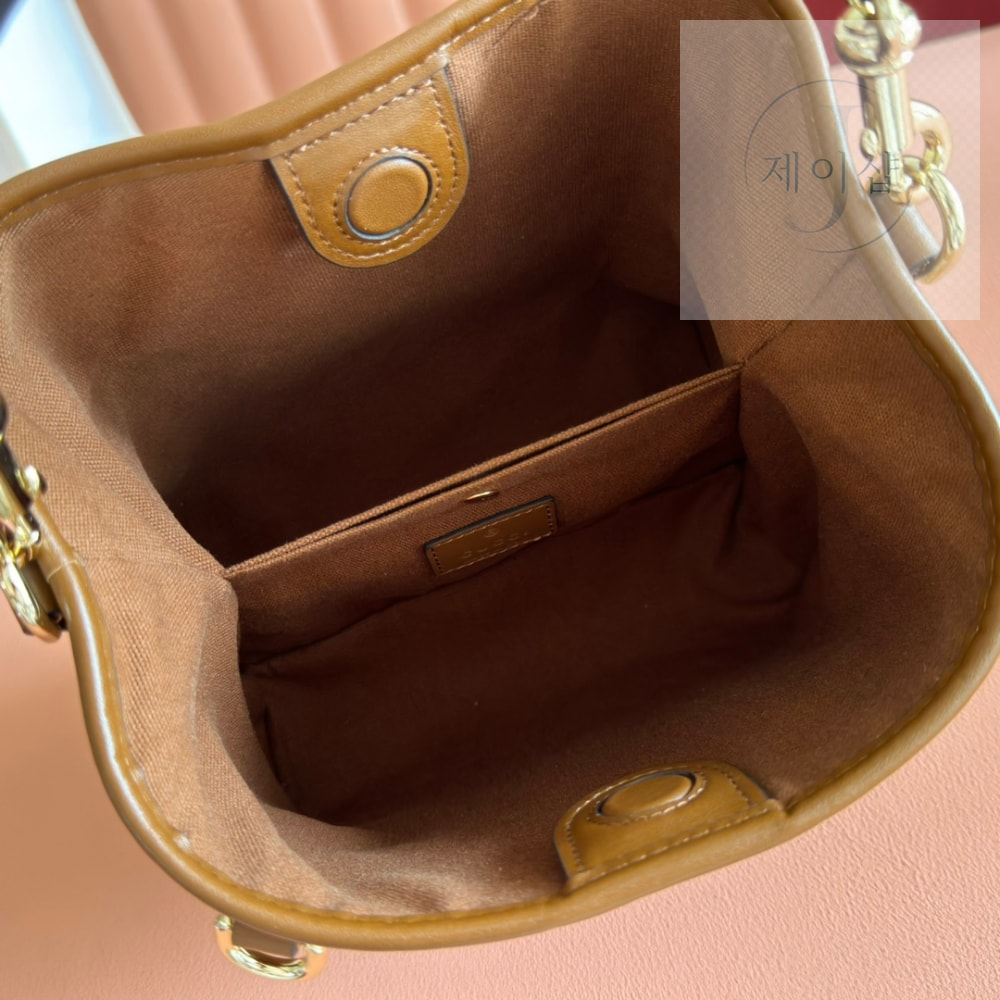 Gucci GG Emblem Bucket - 상세 이미지