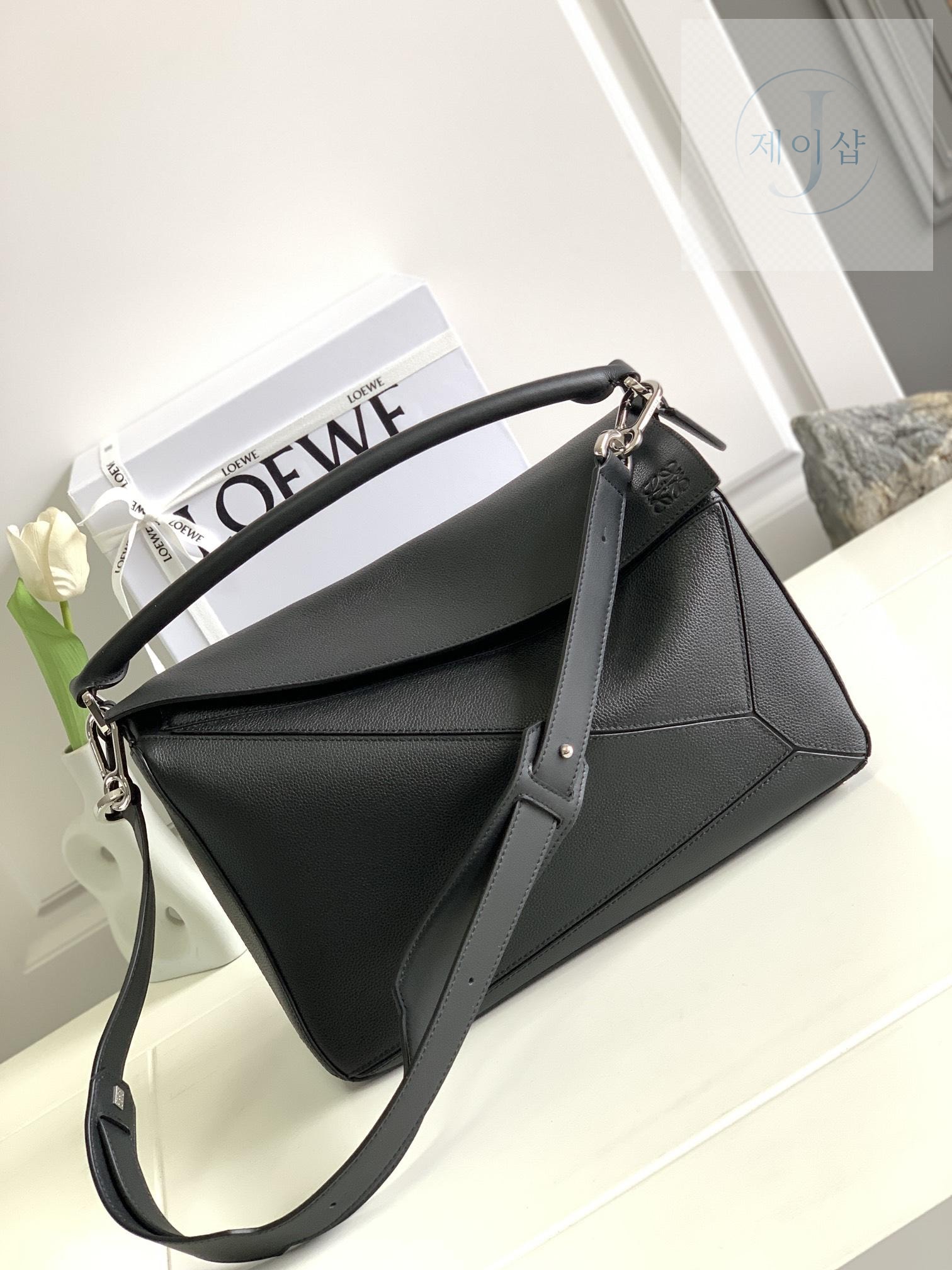 Loewe Large Puzzle