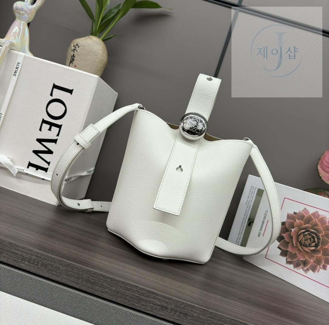Loewe Pebble Bucket Mini