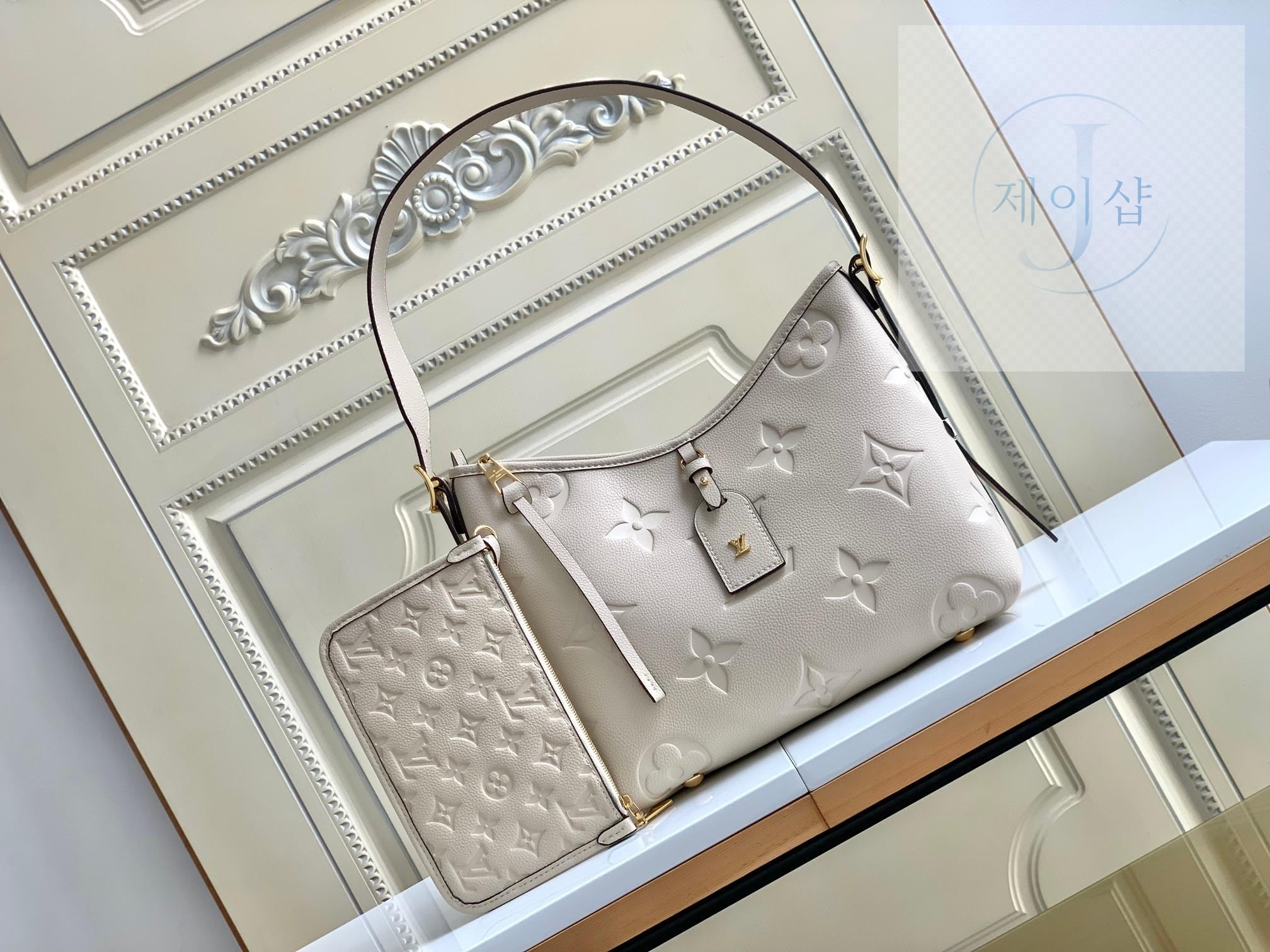 Louis Vuitton Carry All PM