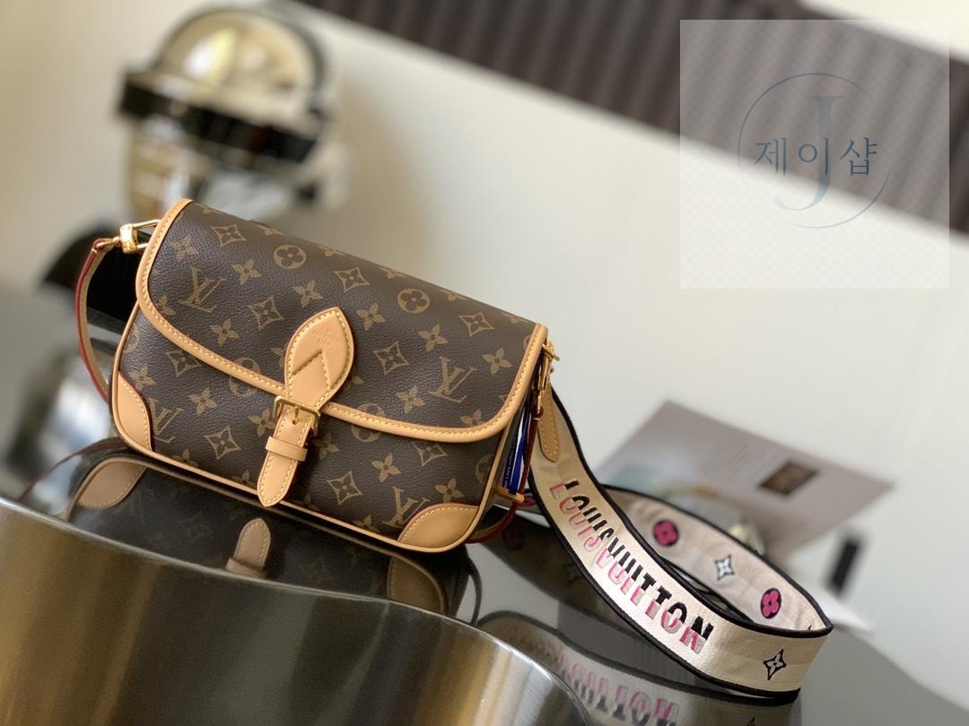 Louis Vuitton Diane Monogram