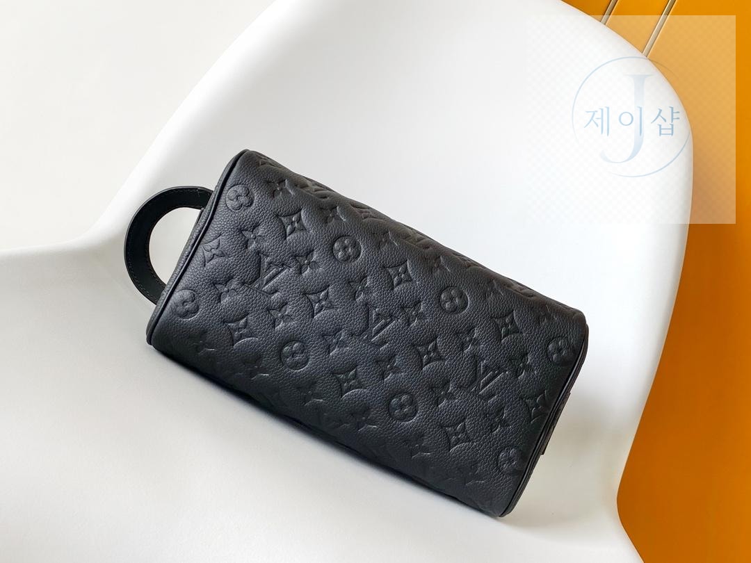 Louis Vuitton Dopp Kit