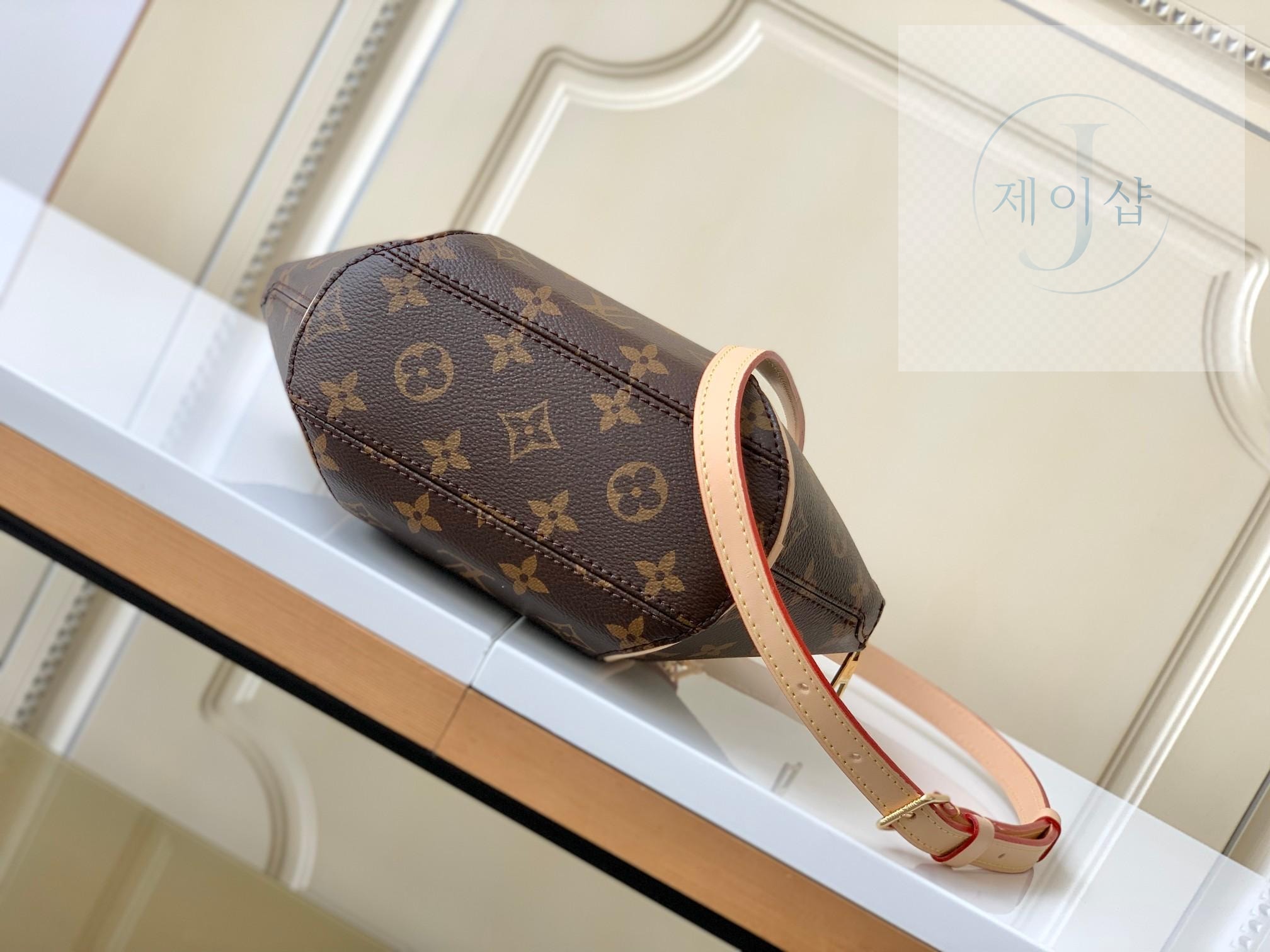Louis Vuitton Ellipse PM - 상세 이미지