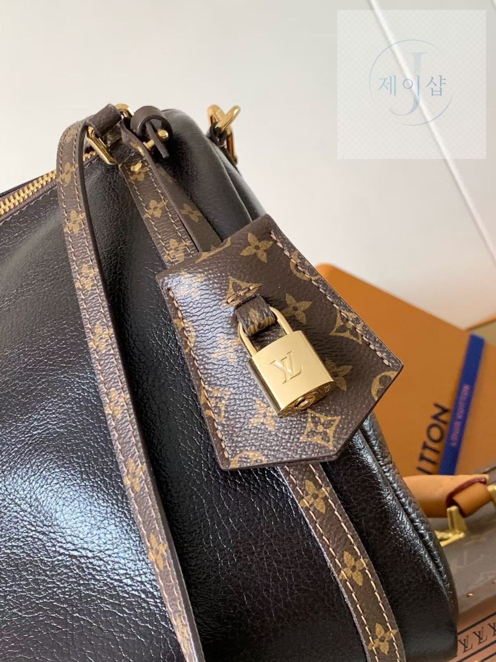 Louis Vuitton Express MM - 상세 이미지
