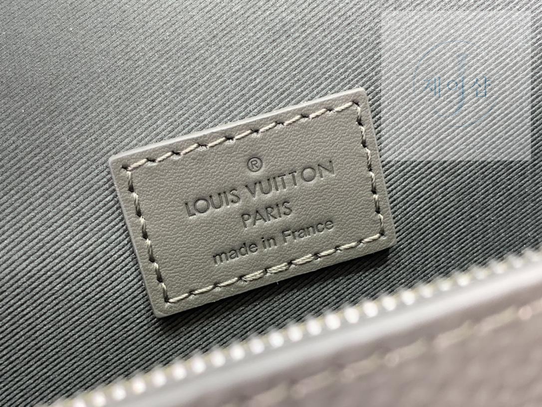 Louis Vuitton Fastline Wearable Wallet - 상세 이미지