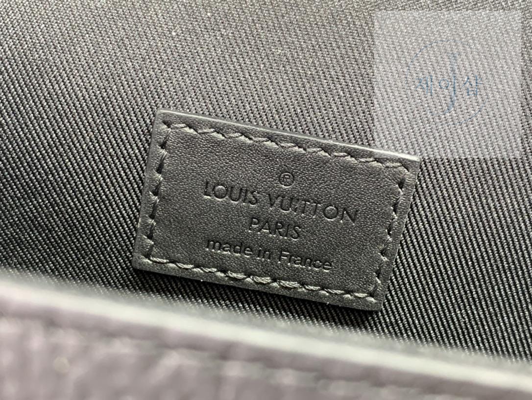 Louis Vuitton Fastline Wearable Wallet - 상세 이미지