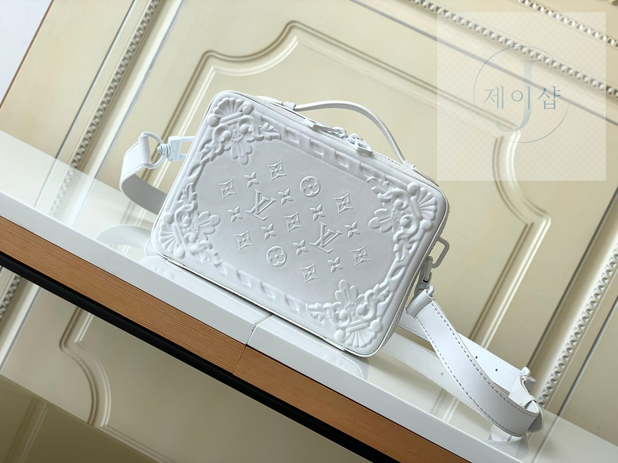Louis Vuitton Handle Soft Trunk - 상세 이미지
