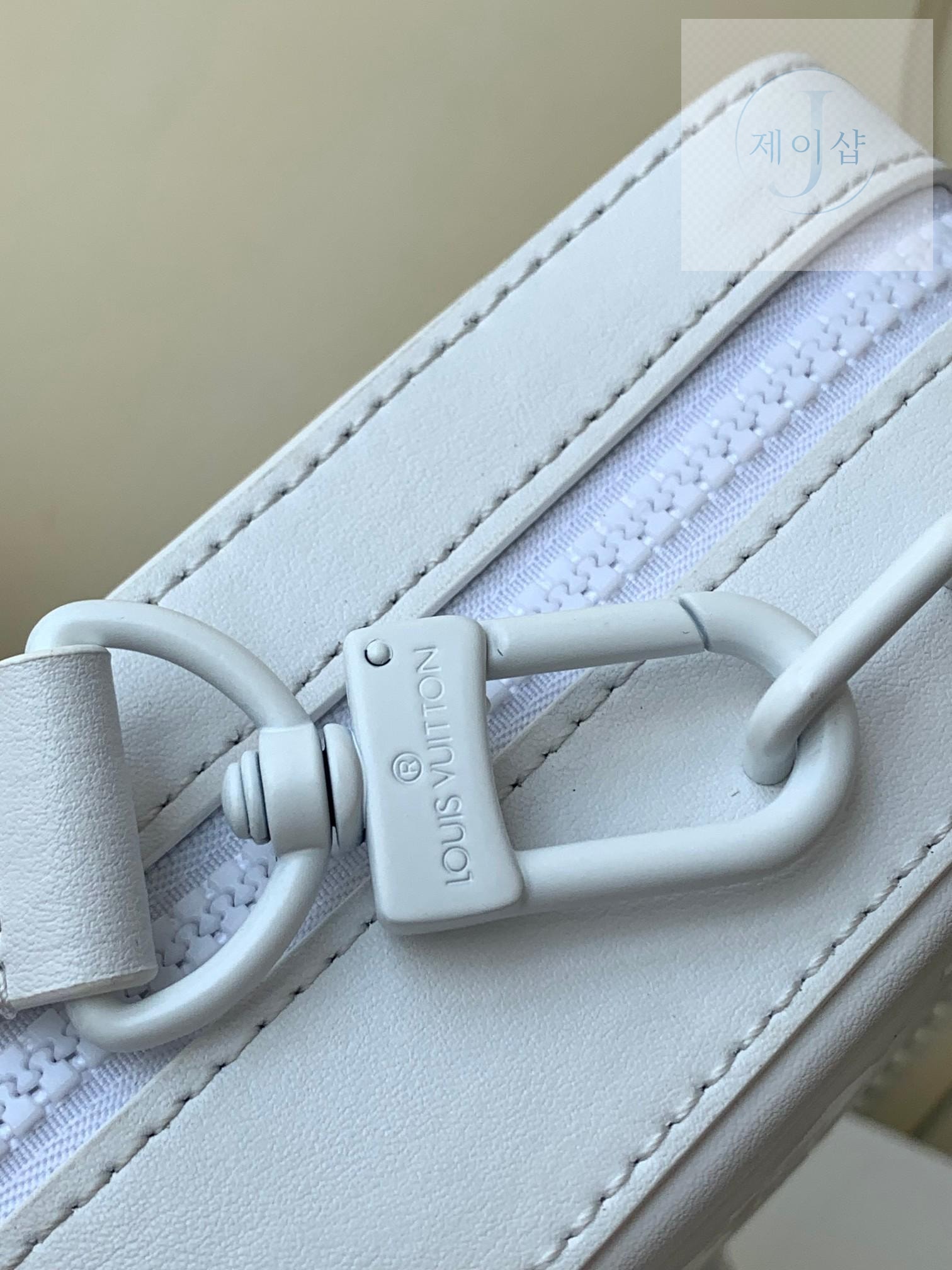 Louis Vuitton Handle Soft Trunk - 상세 이미지