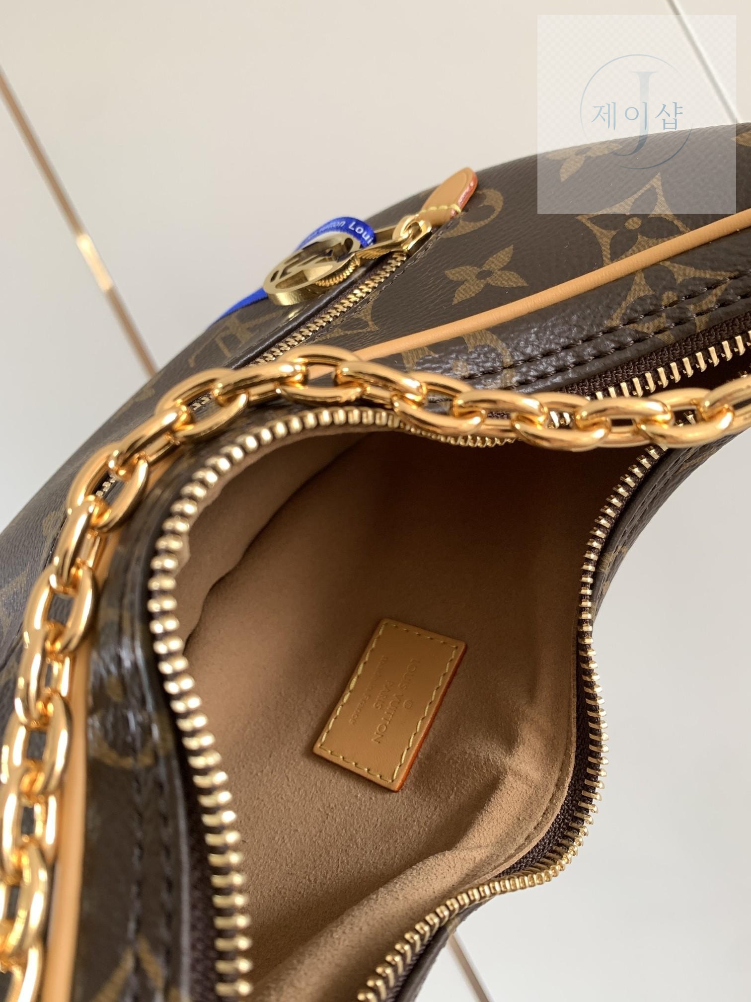 Louis Vuitton Loop Hobo Monogram - 상세 이미지