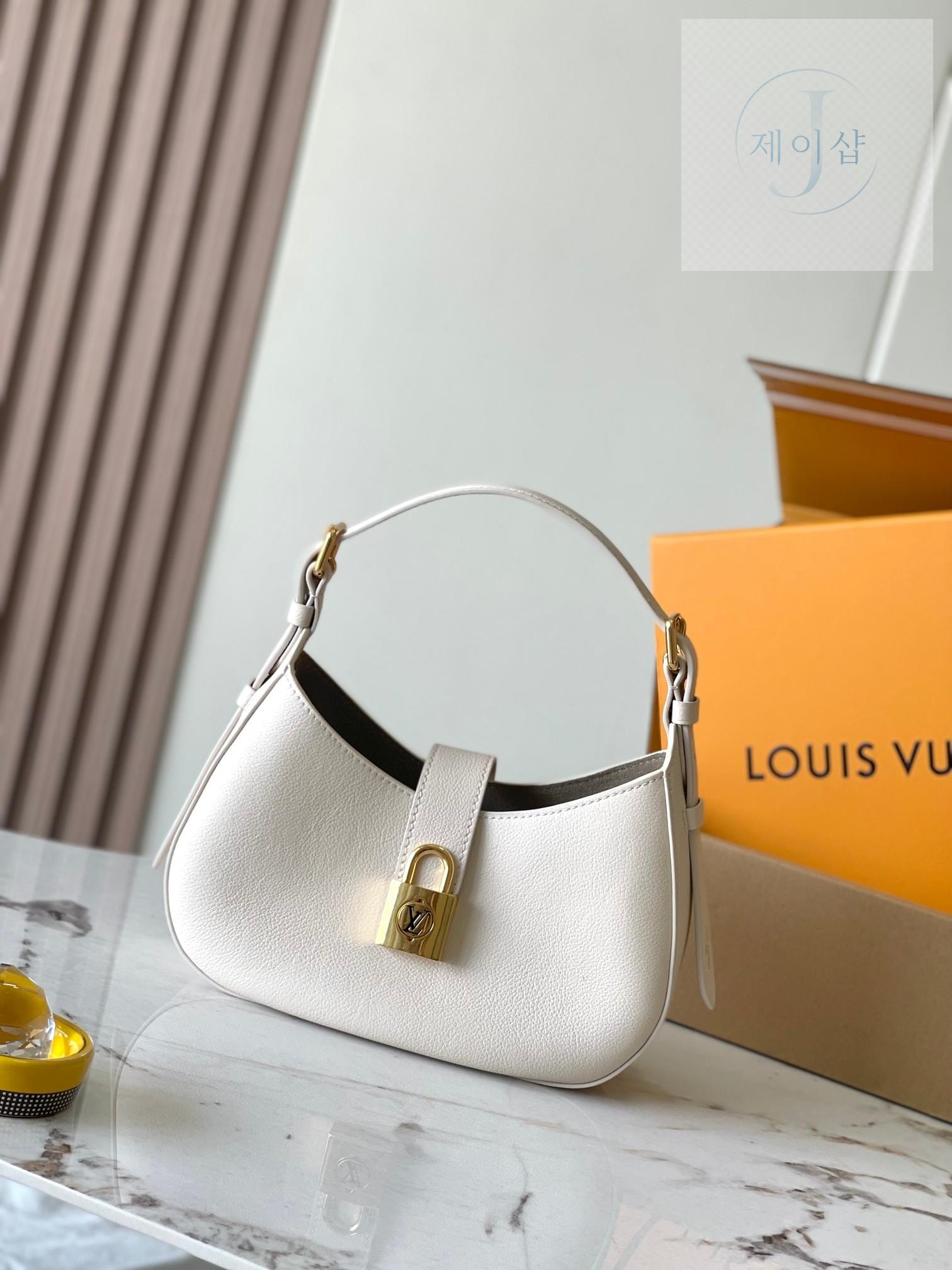 Louis Vuitton Low Key Shoulder - 상세 이미지