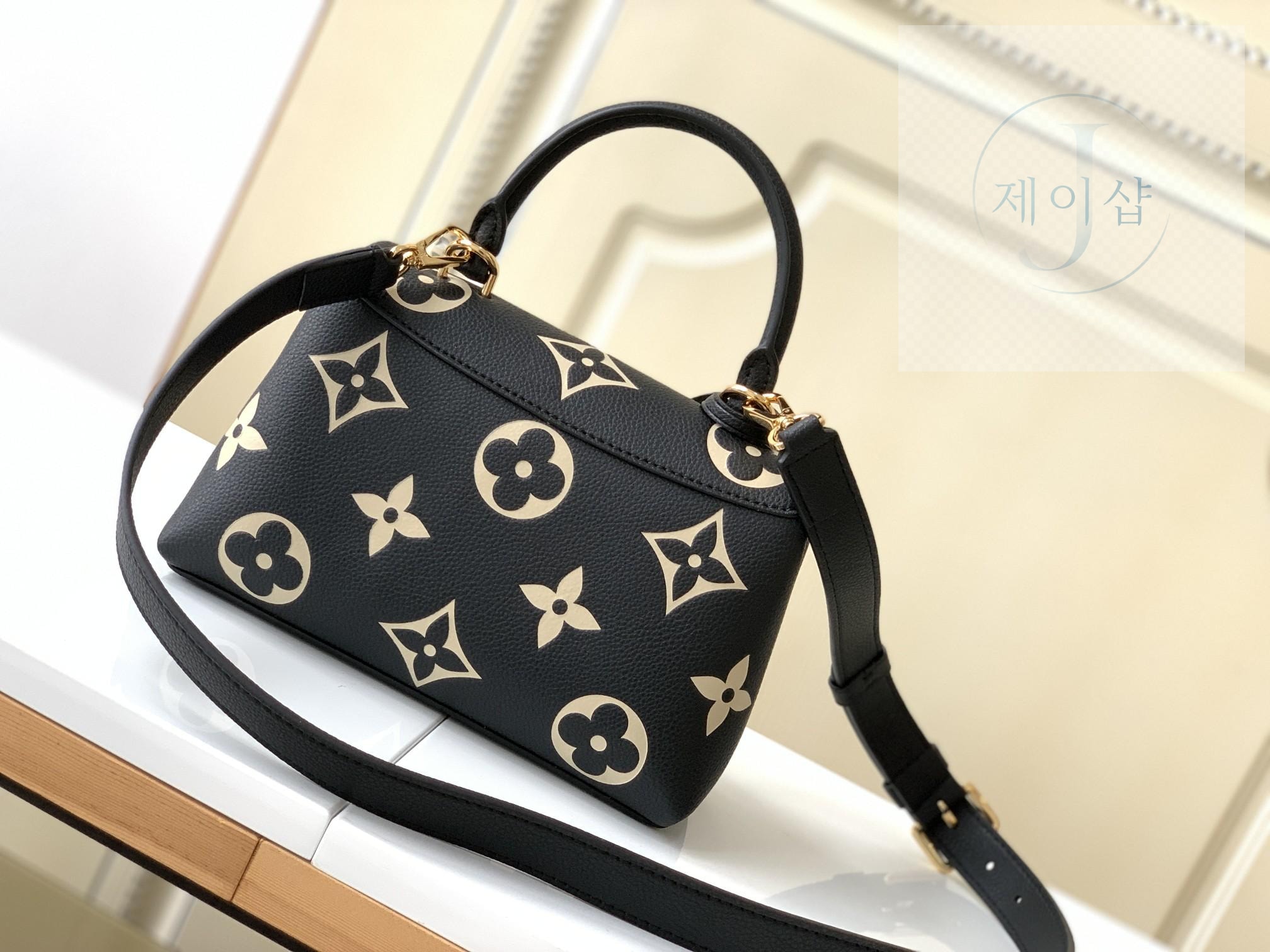 Louis Vuitton Madeleine BB - 상세 이미지