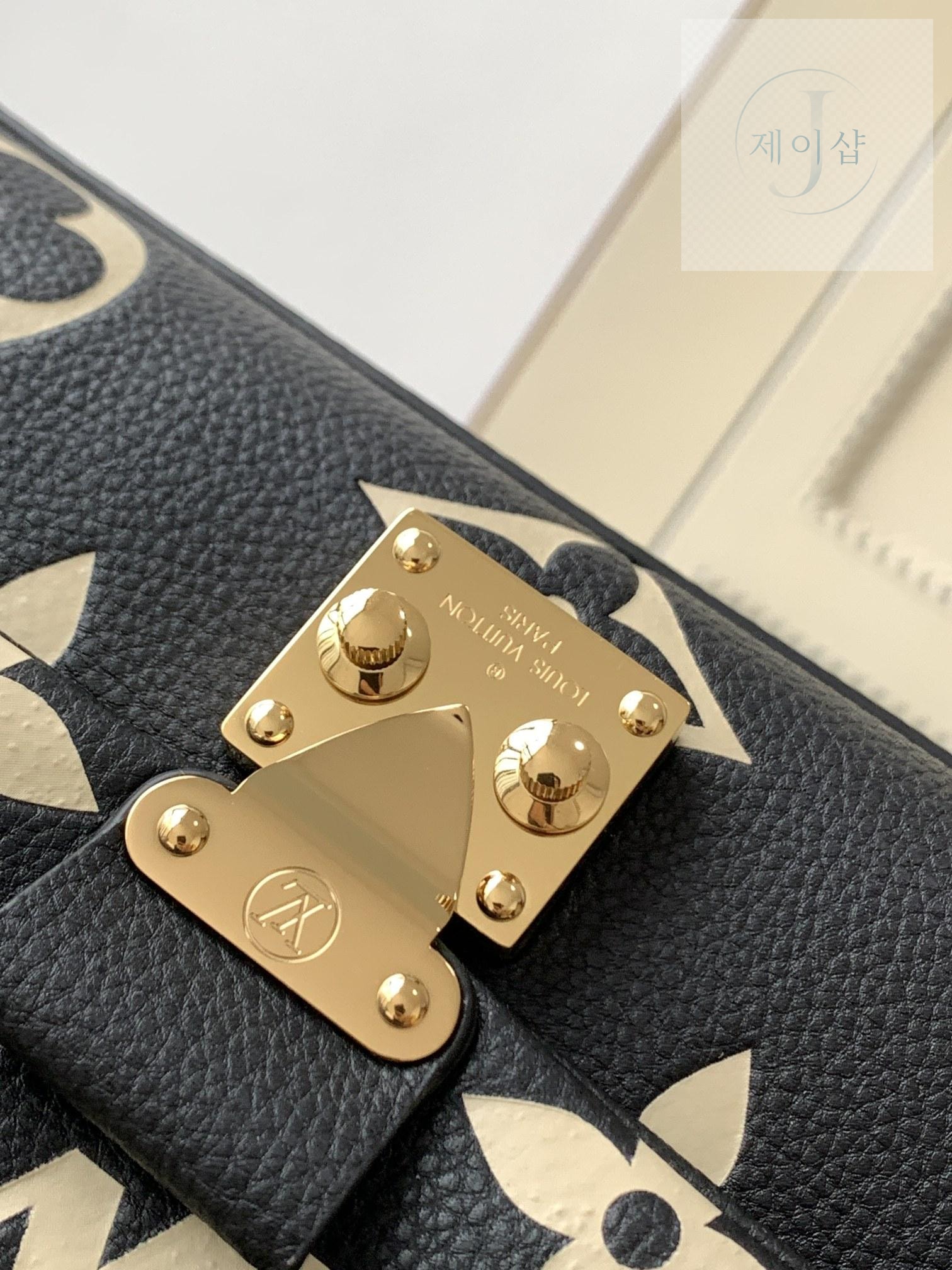 Louis Vuitton Madeleine BB - 상세 이미지