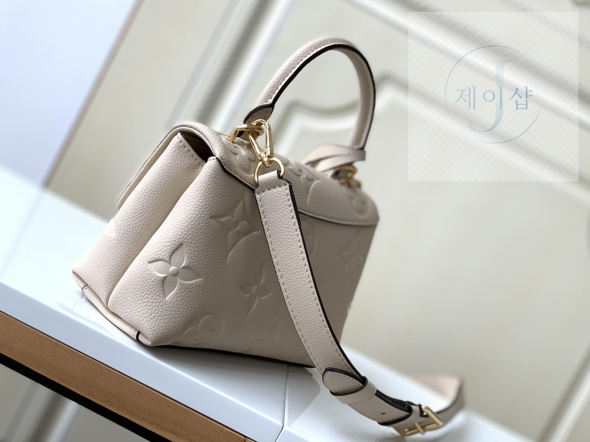 Louis Vuitton Madeleine BB - 상세 이미지
