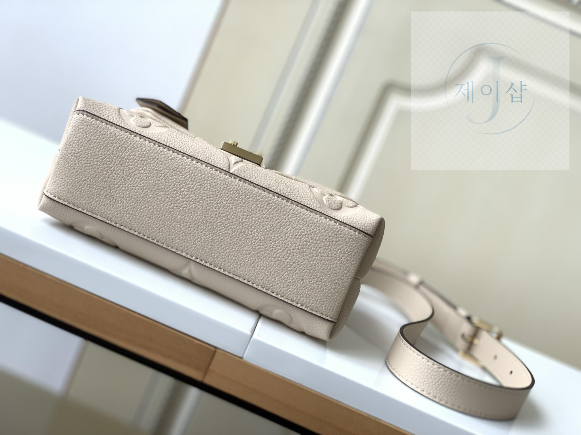 Louis Vuitton Madeleine BB - 상세 이미지