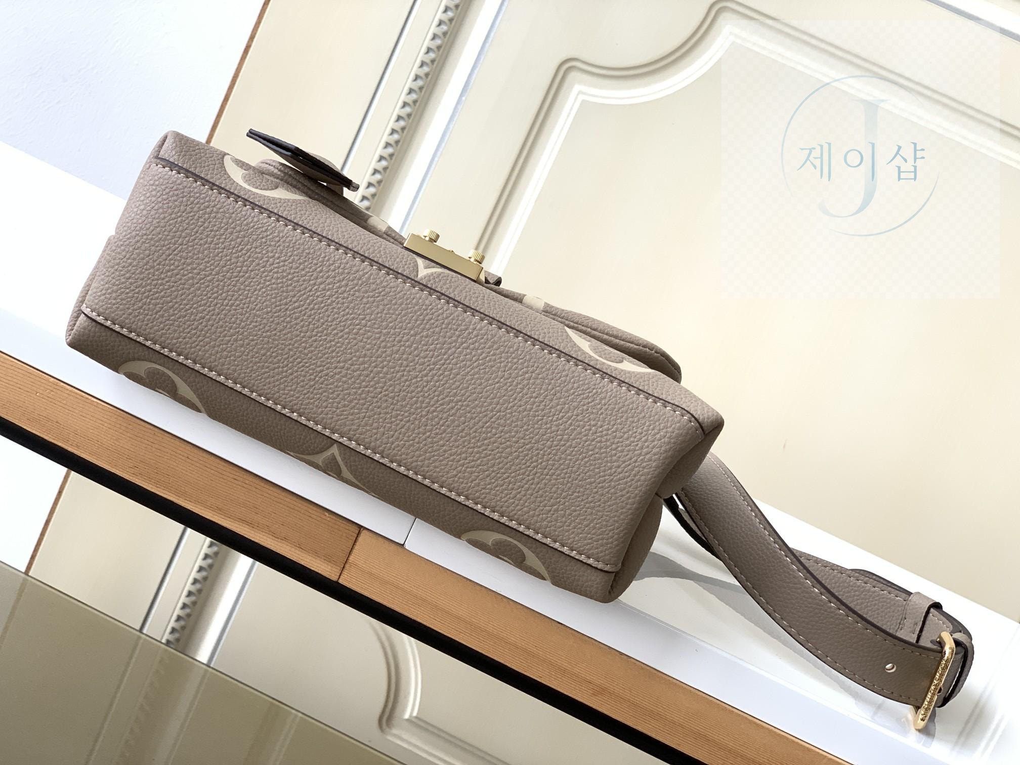 Louis Vuitton Madeleine BB - 상세 이미지