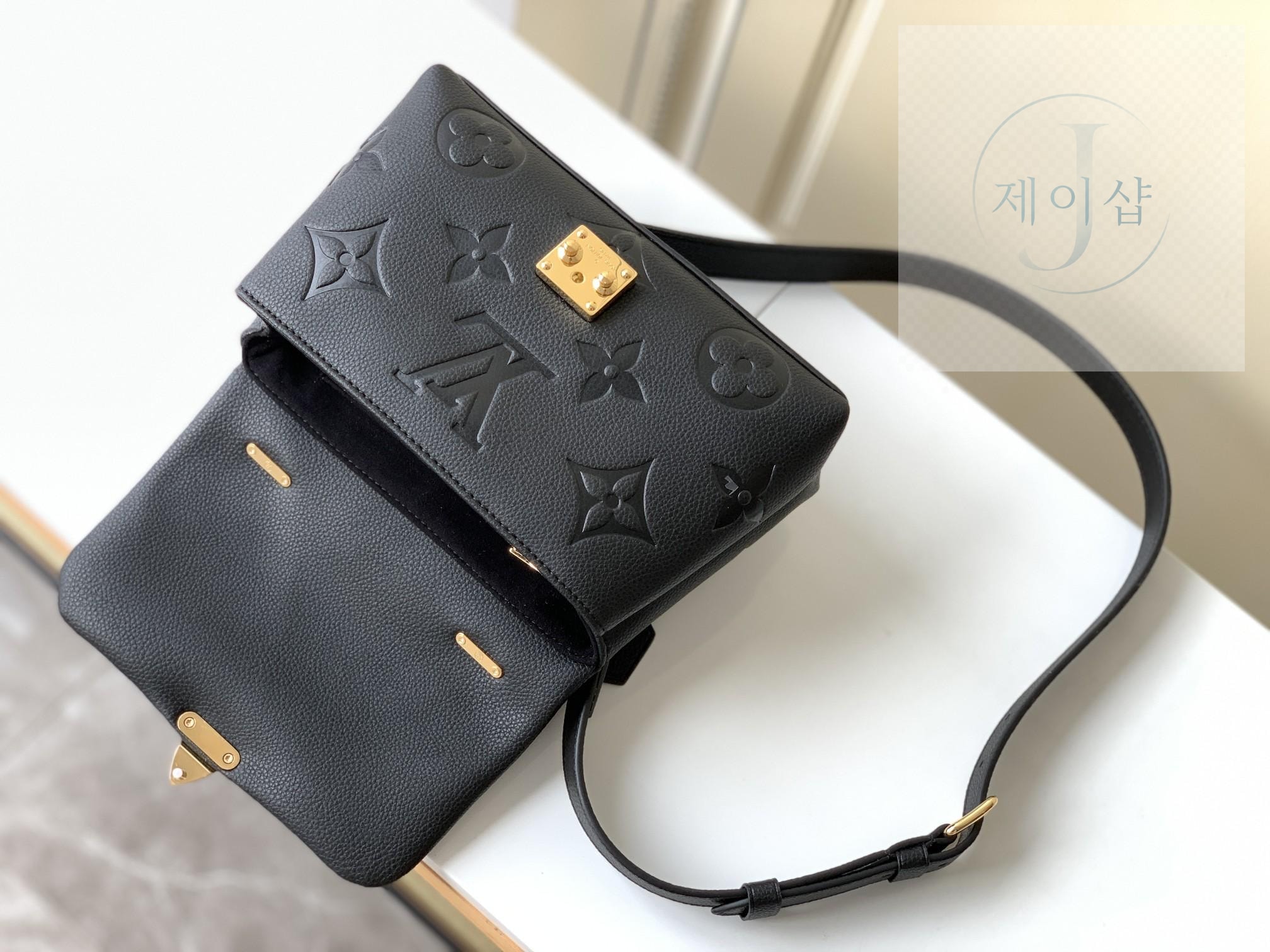 Louis Vuitton Madeleine BB - 상세 이미지