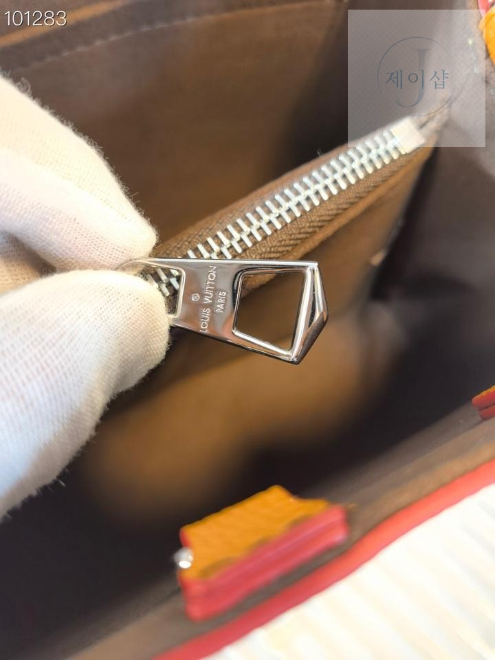 Louis Vuitton Marelle Tote BB - 상세 이미지
