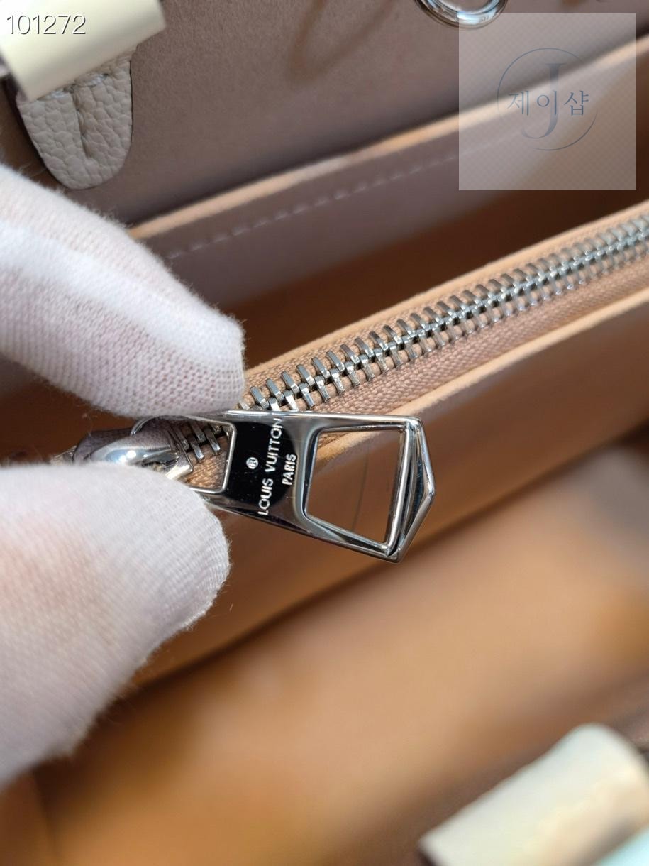 Louis Vuitton Marelle Tote BB - 상세 이미지