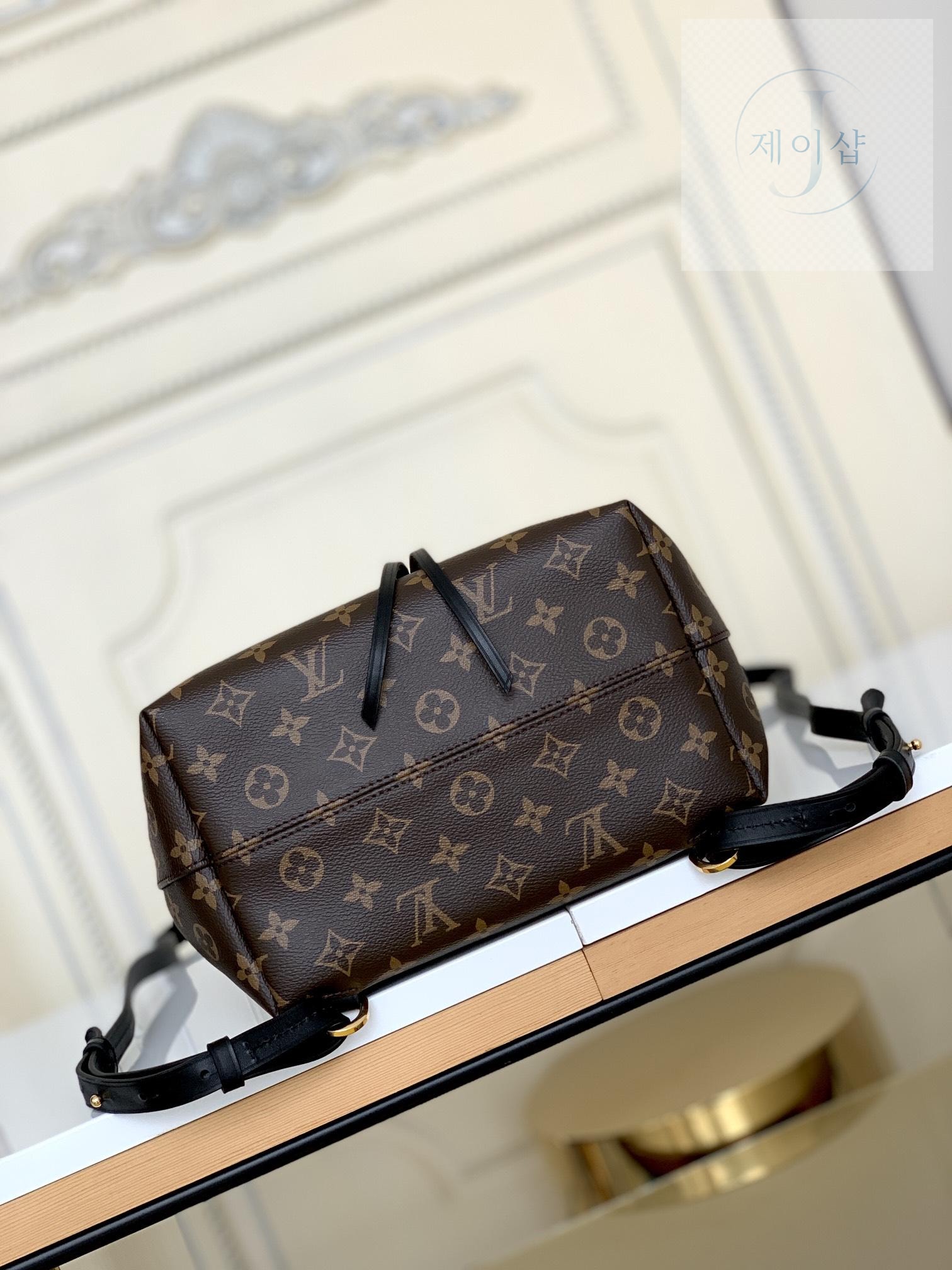 Louis Vuitton Montsouris PM - 상세 이미지