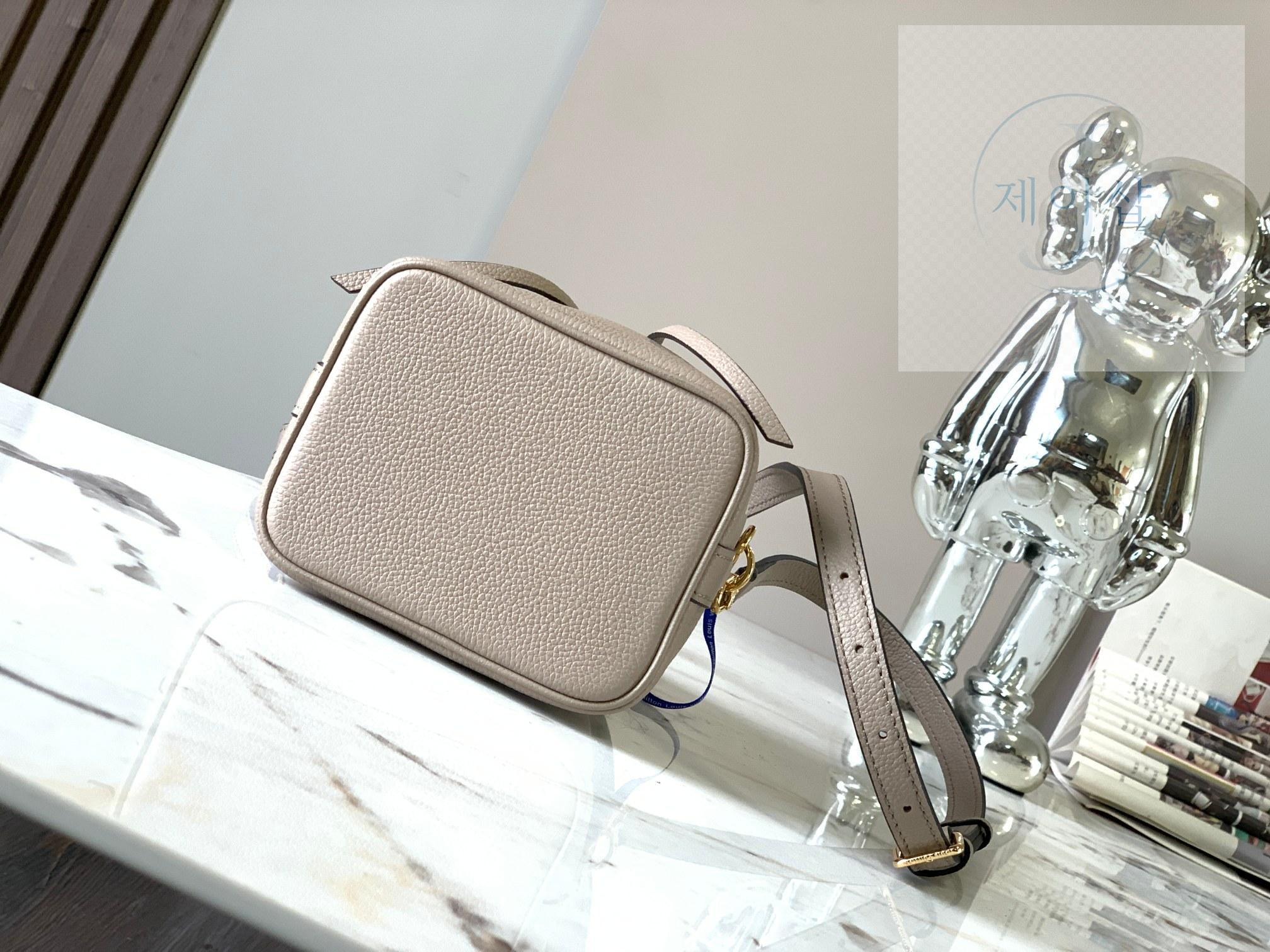 Louis Vuitton Nano Noe - 상세 이미지