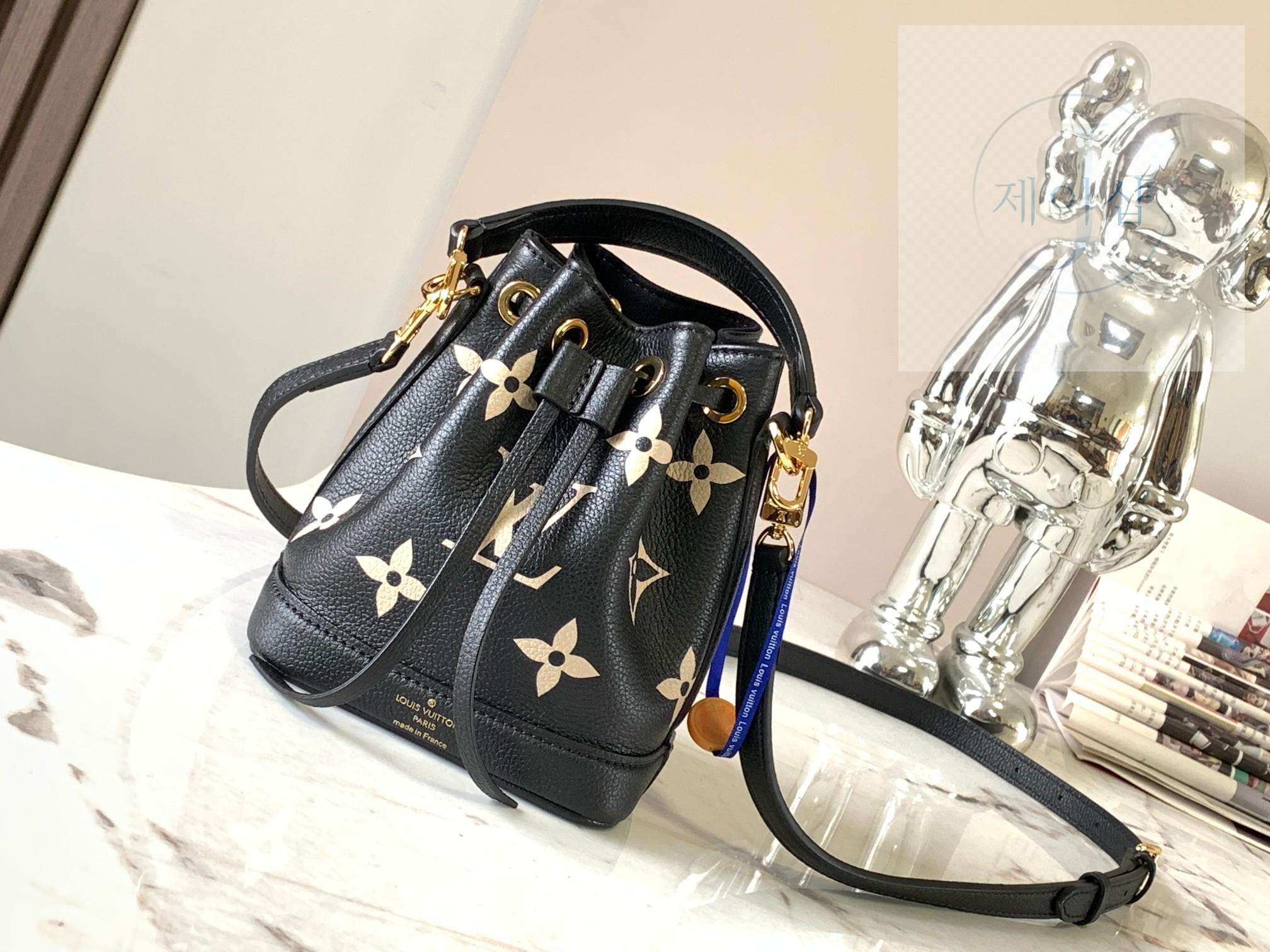 Louis Vuitton Nano Noe - 상세 이미지